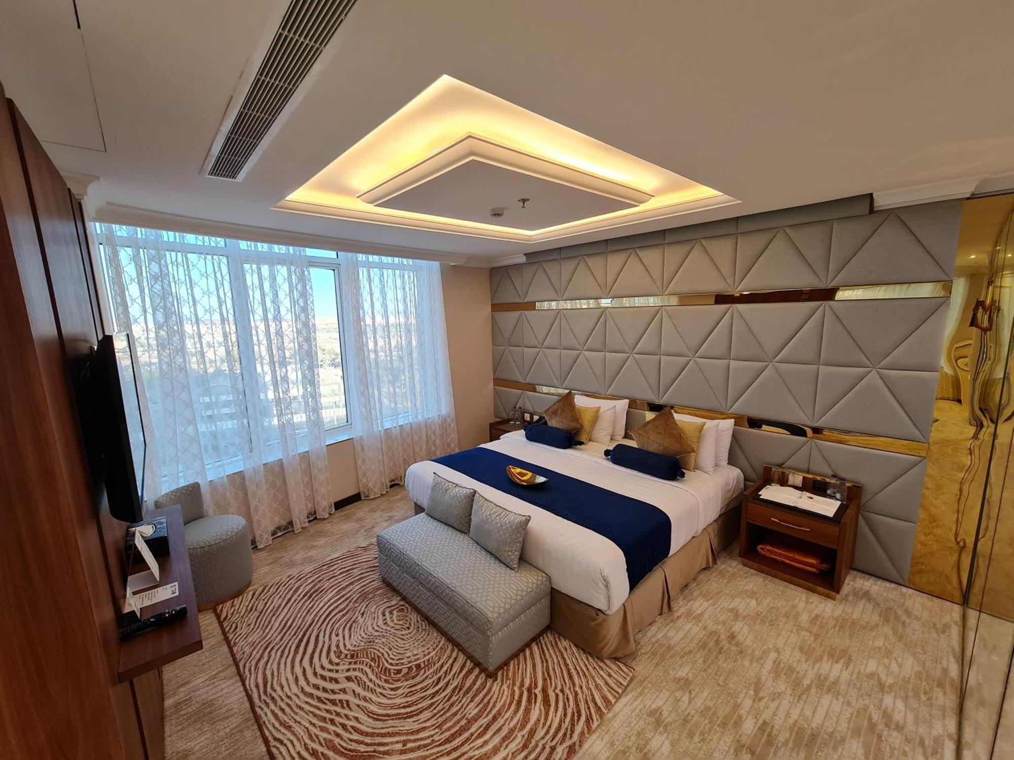 Holiday Villa Hail Hotel